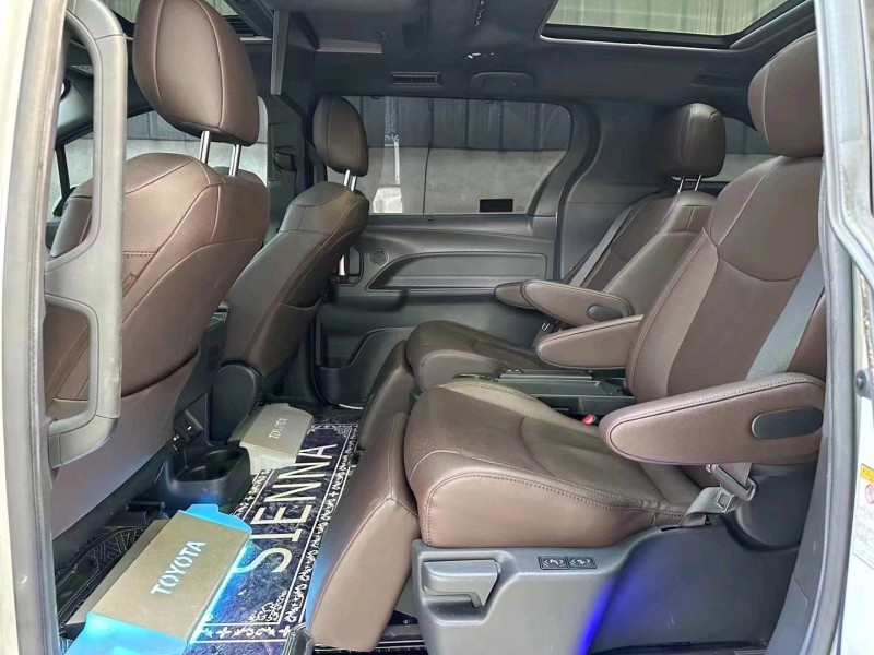 佛山22年丰田塞纳5