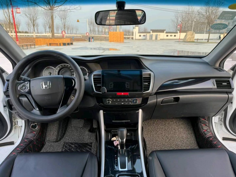 徐州17年本田雅阁2