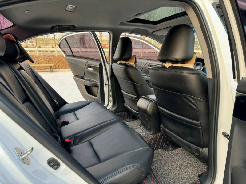 徐州17年本田雅阁5