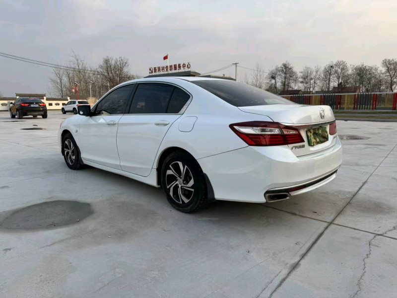 徐州17年本田雅阁7