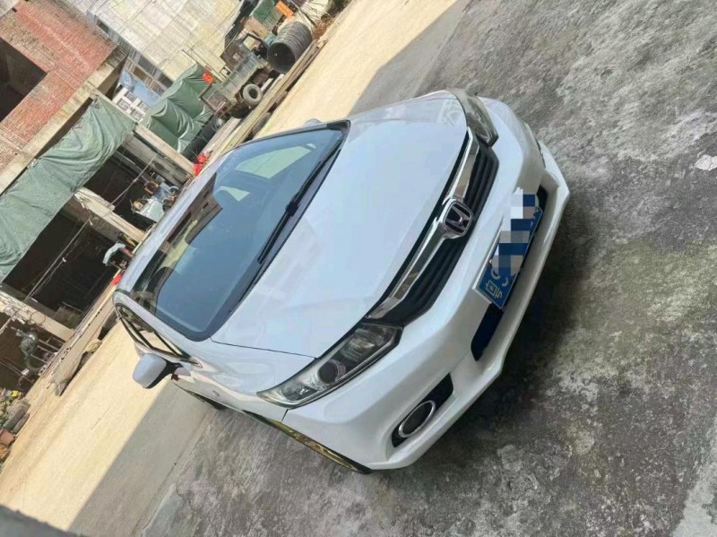 汕头13年本田思域3