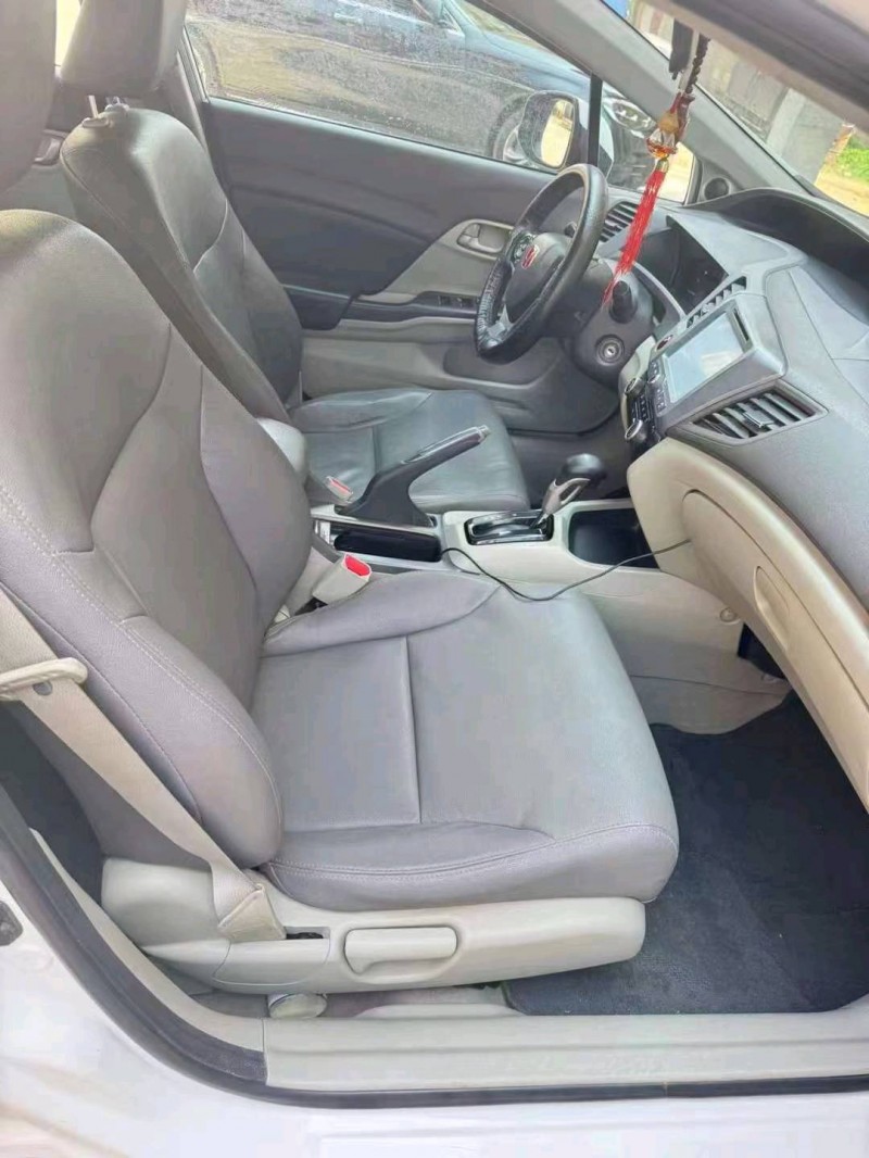 汕头13年本田思域8