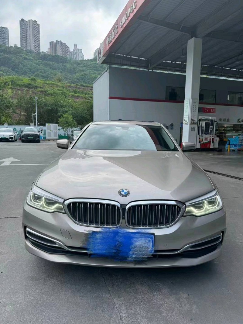 重庆18年奔驰GLC1