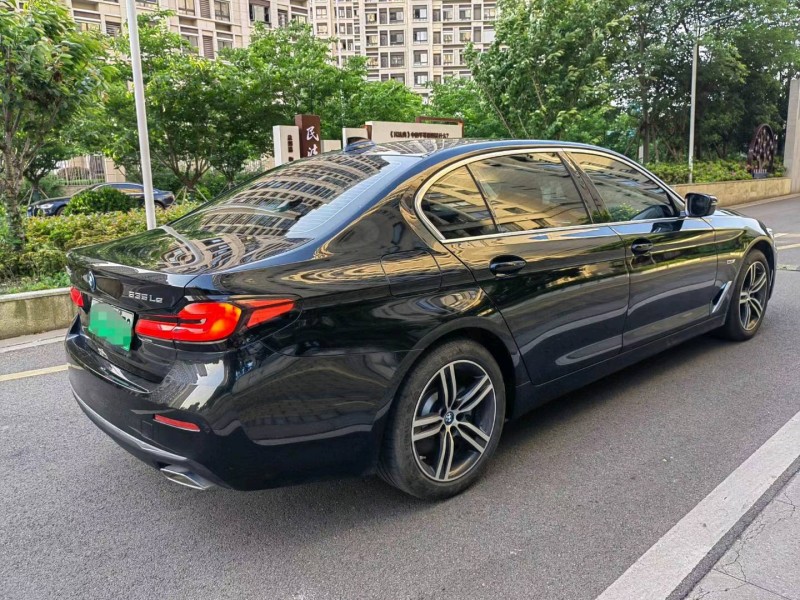 苏州23年宝马5系8