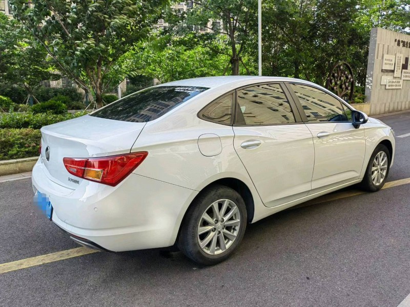 苏州17年别克威朗8