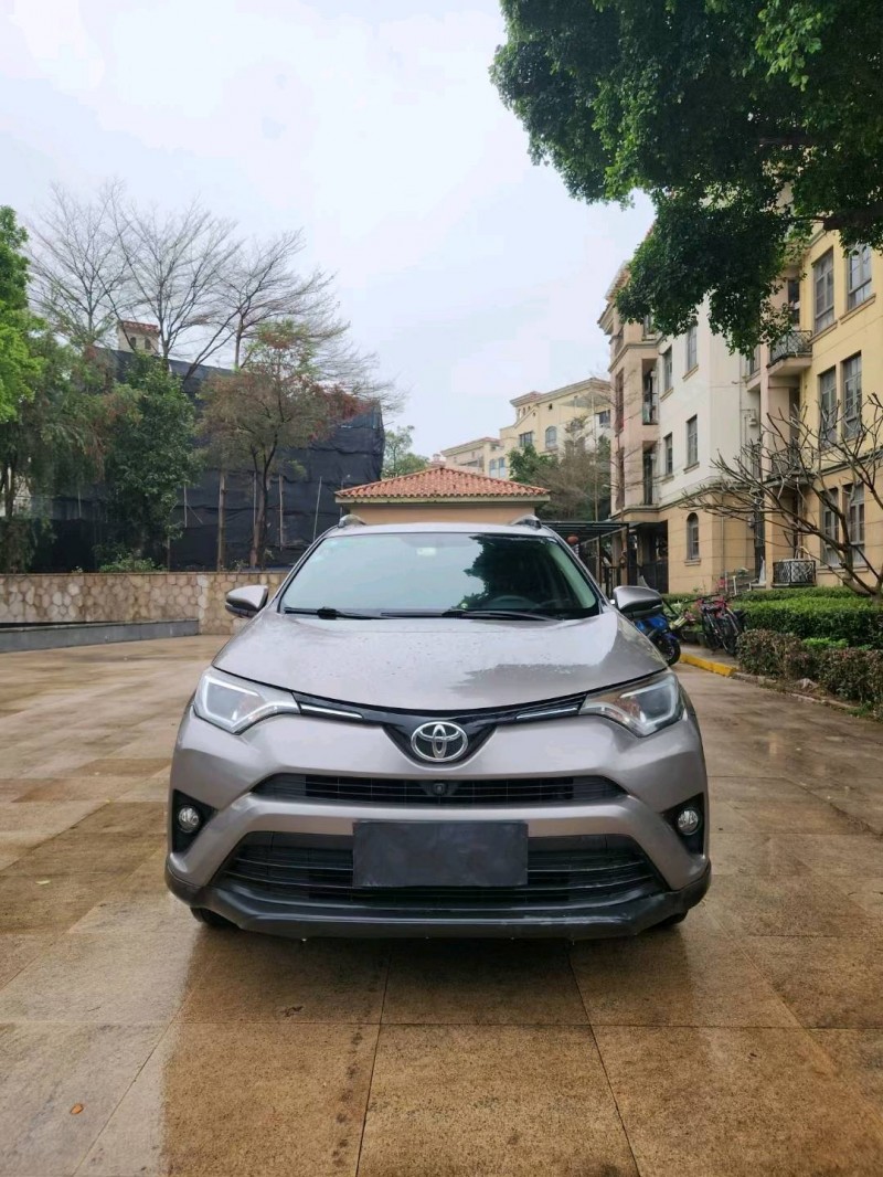 东莞17年丰田RAV41
