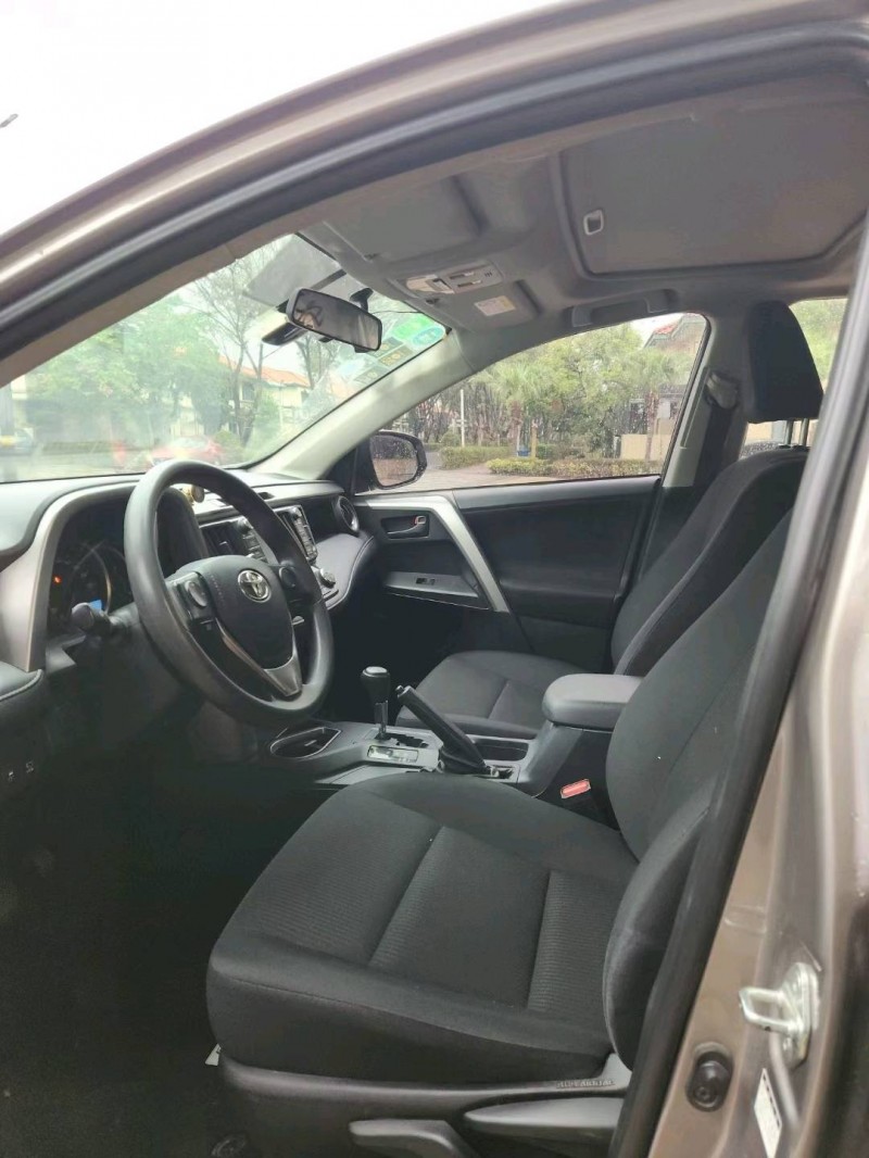 东莞17年丰田RAV44