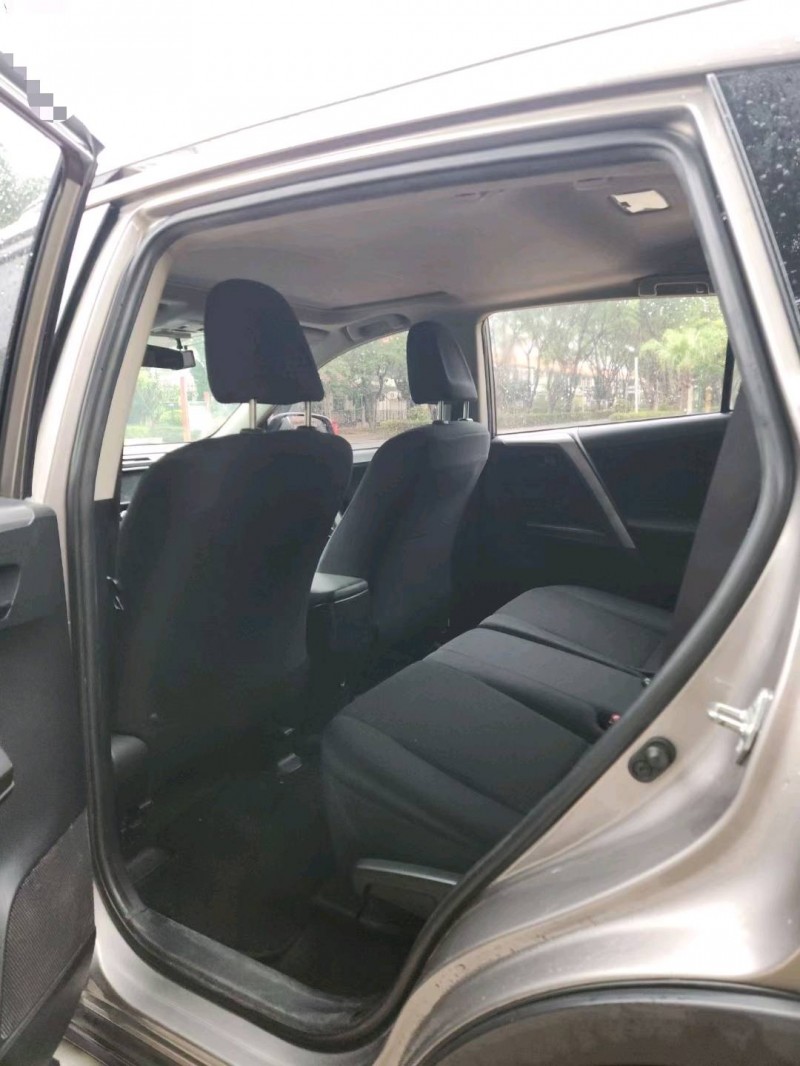 东莞17年丰田RAV45