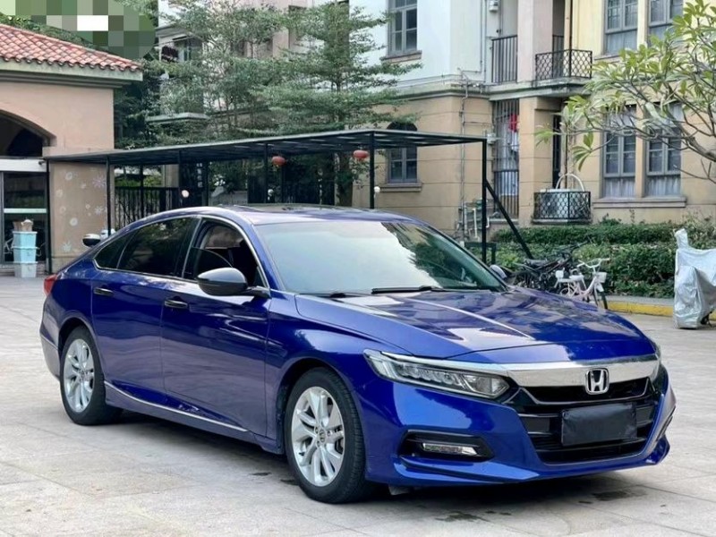 东莞18年本田雅阁2