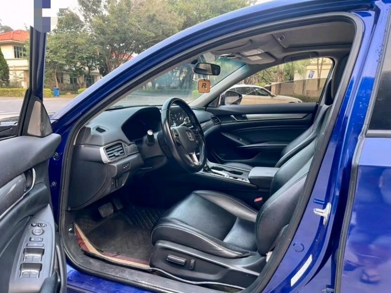 东莞18年本田雅阁4