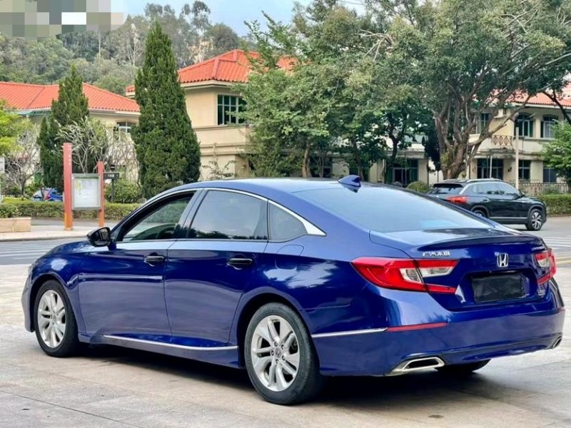 东莞18年本田雅阁9