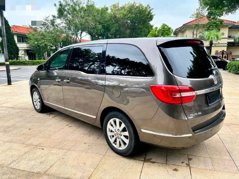 东莞19年别克GL84