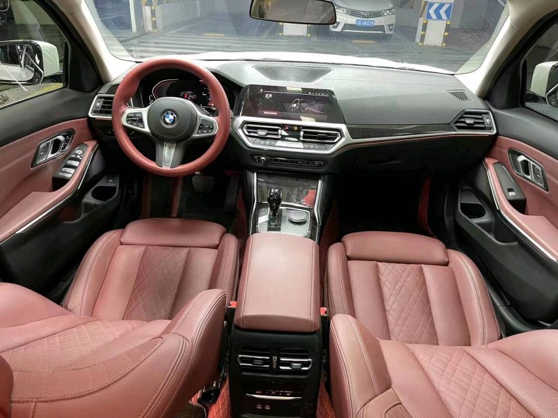 成都22年宝马3系9