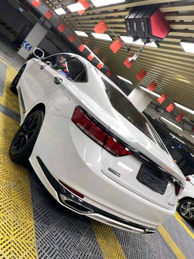 成都22年吉利博瑞4