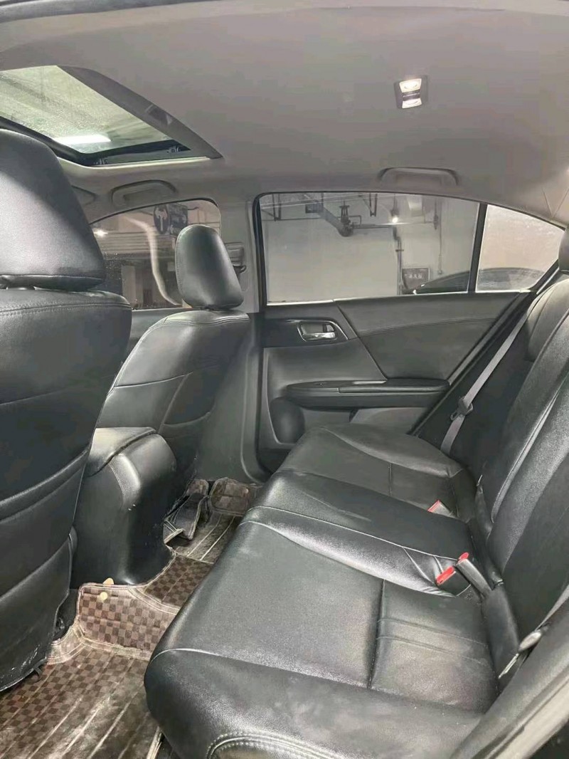 成都16年本田雅阁7