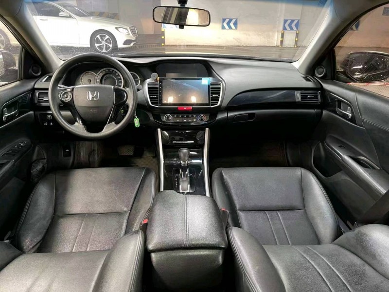 成都16年本田雅阁9