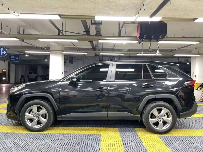 成都22年丰田RAV4荣放3