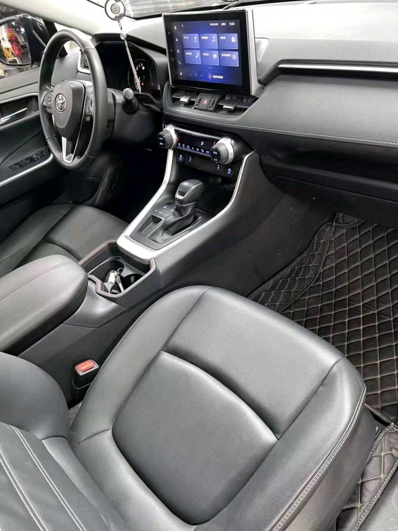 成都22年丰田RAV4荣放4