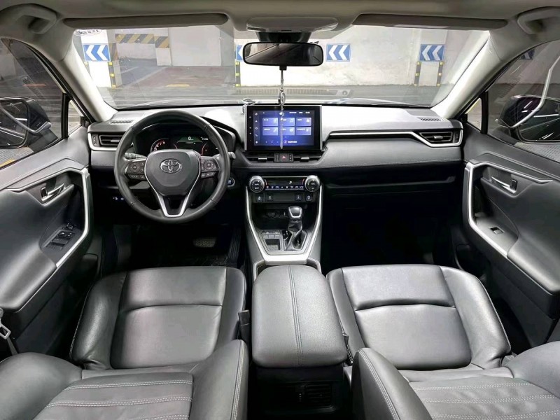 成都22年丰田RAV4荣放7