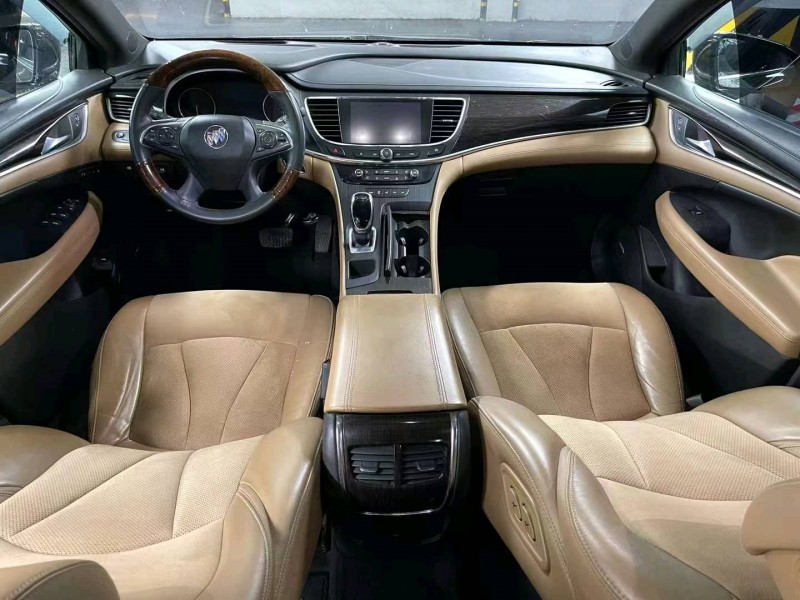 成都18年别克君越9