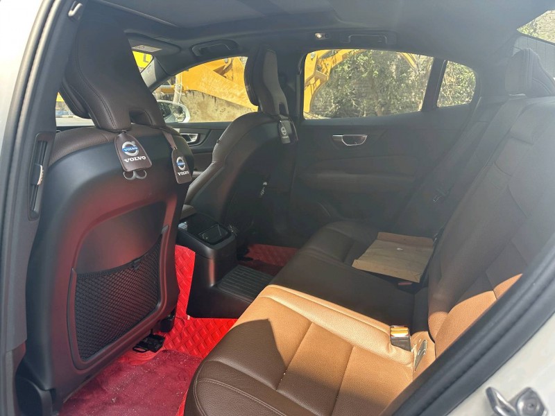 郑州22年沃尔沃S60L4