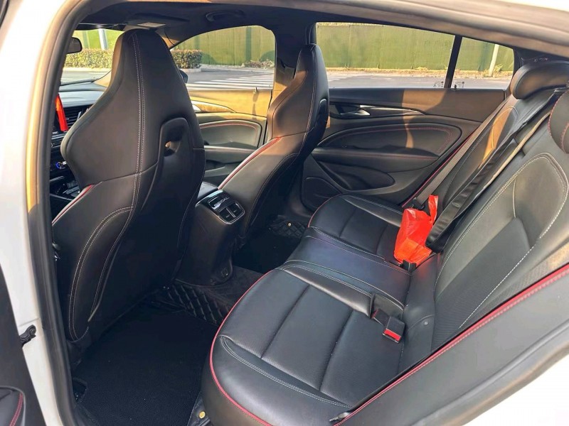 苏州20年别克君威6