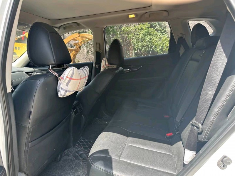 郑州20年日产奇骏4