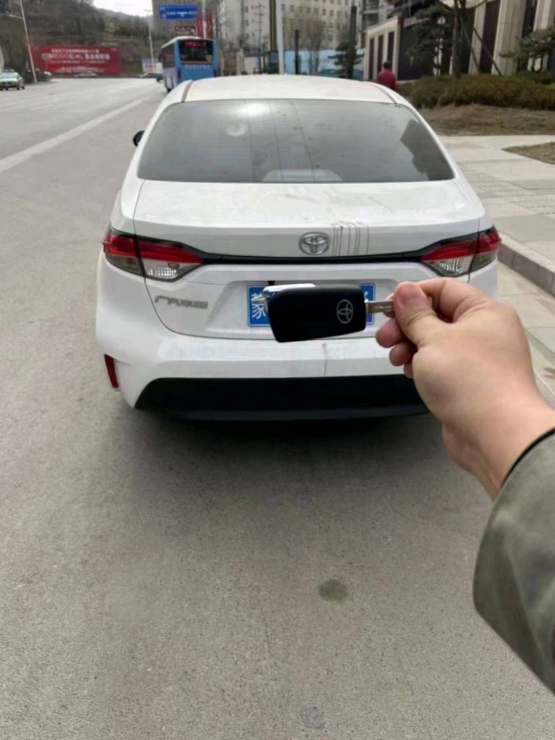 郑州23年丰田雷凌8