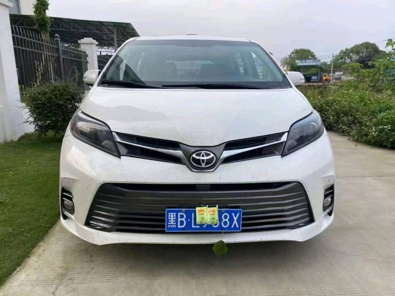 济南16年丰田塞纳1