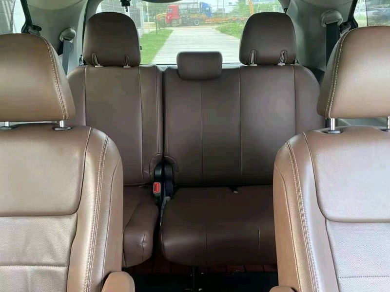 济南16年丰田塞纳5