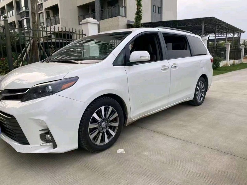 济南16年丰田塞纳6