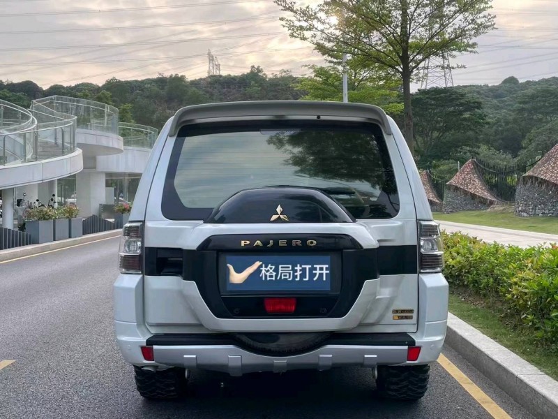 深圳19年三菱帕杰罗9