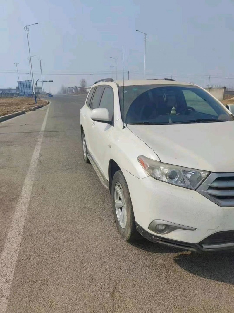 保定12年丰田汉兰达2