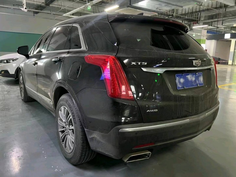 咸陽18年凱迪拉克XT59