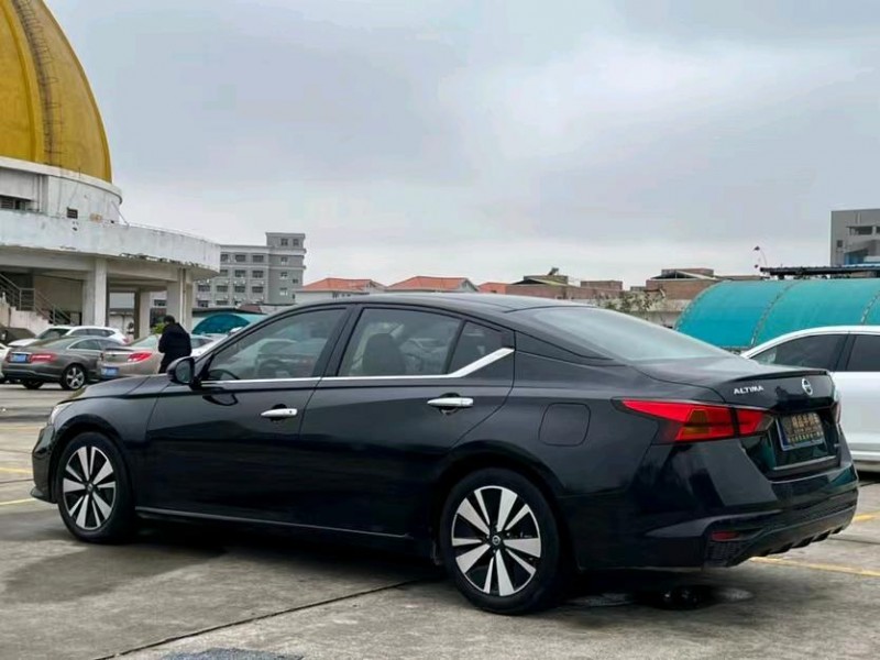 东莞20年日产天籁7