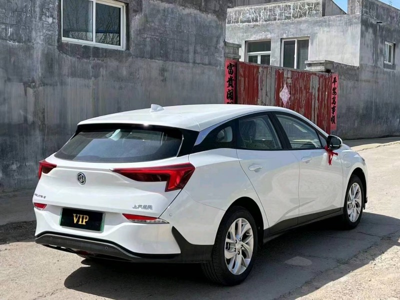 青岛24年别克微蓝8