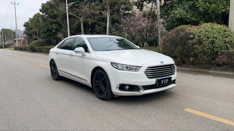 徐州16年福特金牛座3