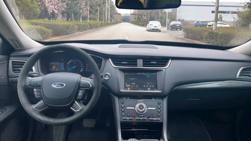 徐州16年福特金牛座4