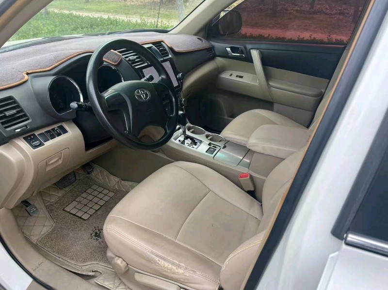 潍坊13年丰田汉兰达4