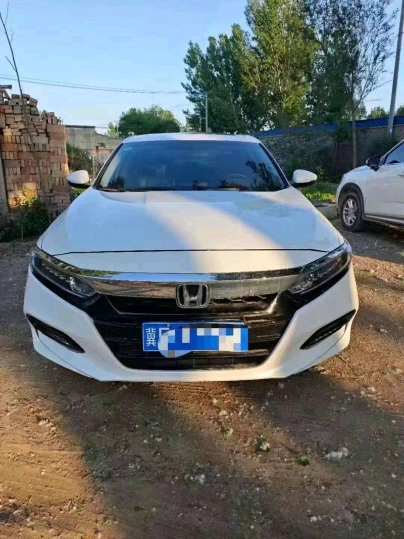 邢台19年本田雅阁1