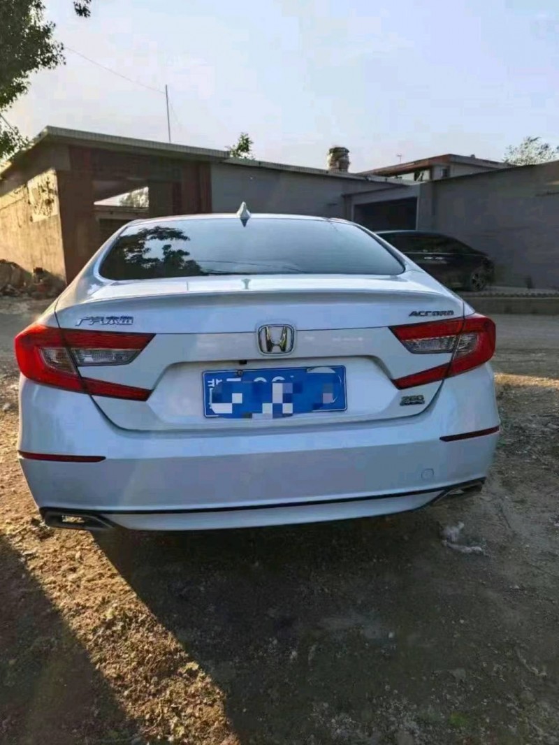 邢台19年本田雅阁3