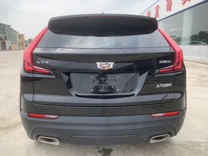 襄陽21年凱迪拉克XT43