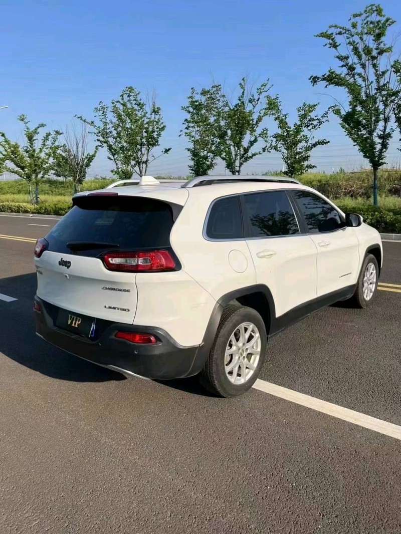 徐州18年Jeep自由光3