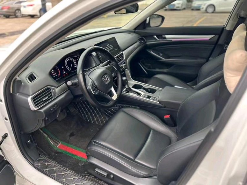 东莞22年本田雅阁4