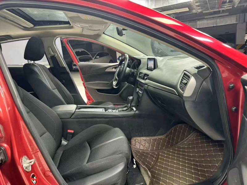 成都18年马自达昂克赛拉8