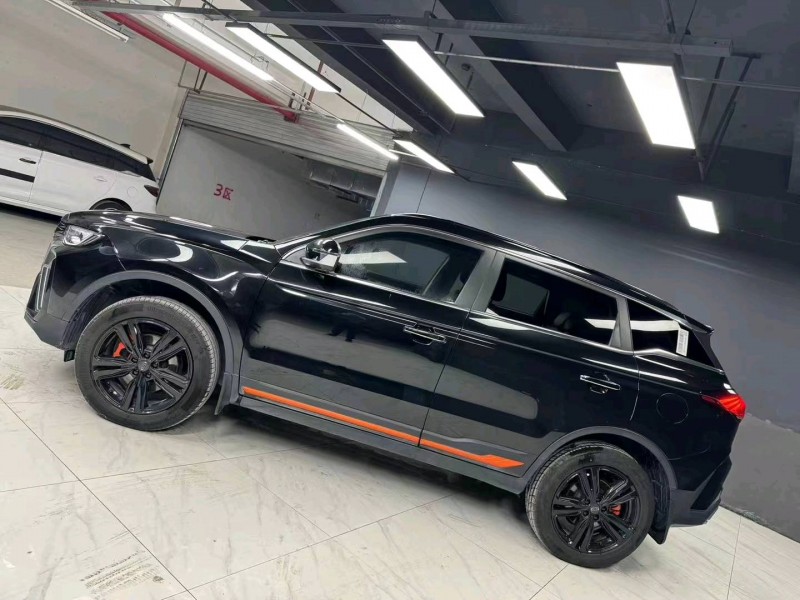 成都19年吉利博越3