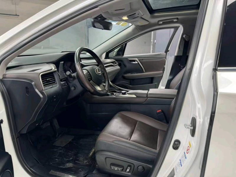 成都18年雷克萨斯RX4