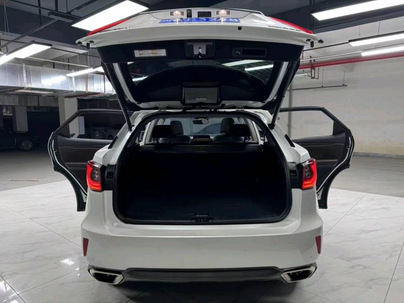 成都18年雷克萨斯RX5