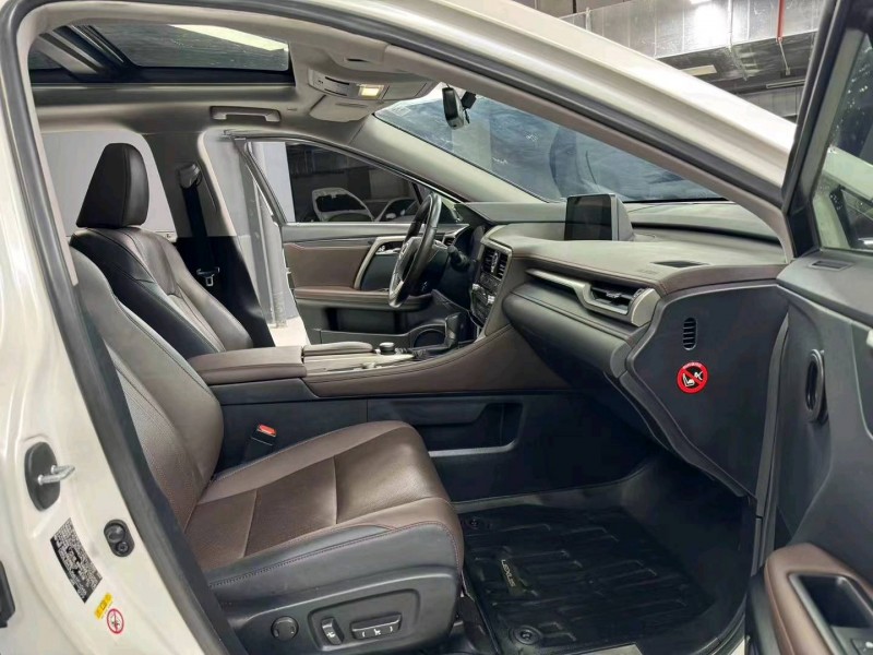 成都18年雷克萨斯RX7