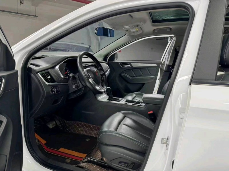 成都19年荣威RX54